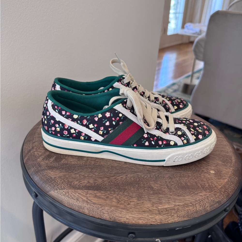 Gucci Floral Black and White Shoes - Picture 8 of 10